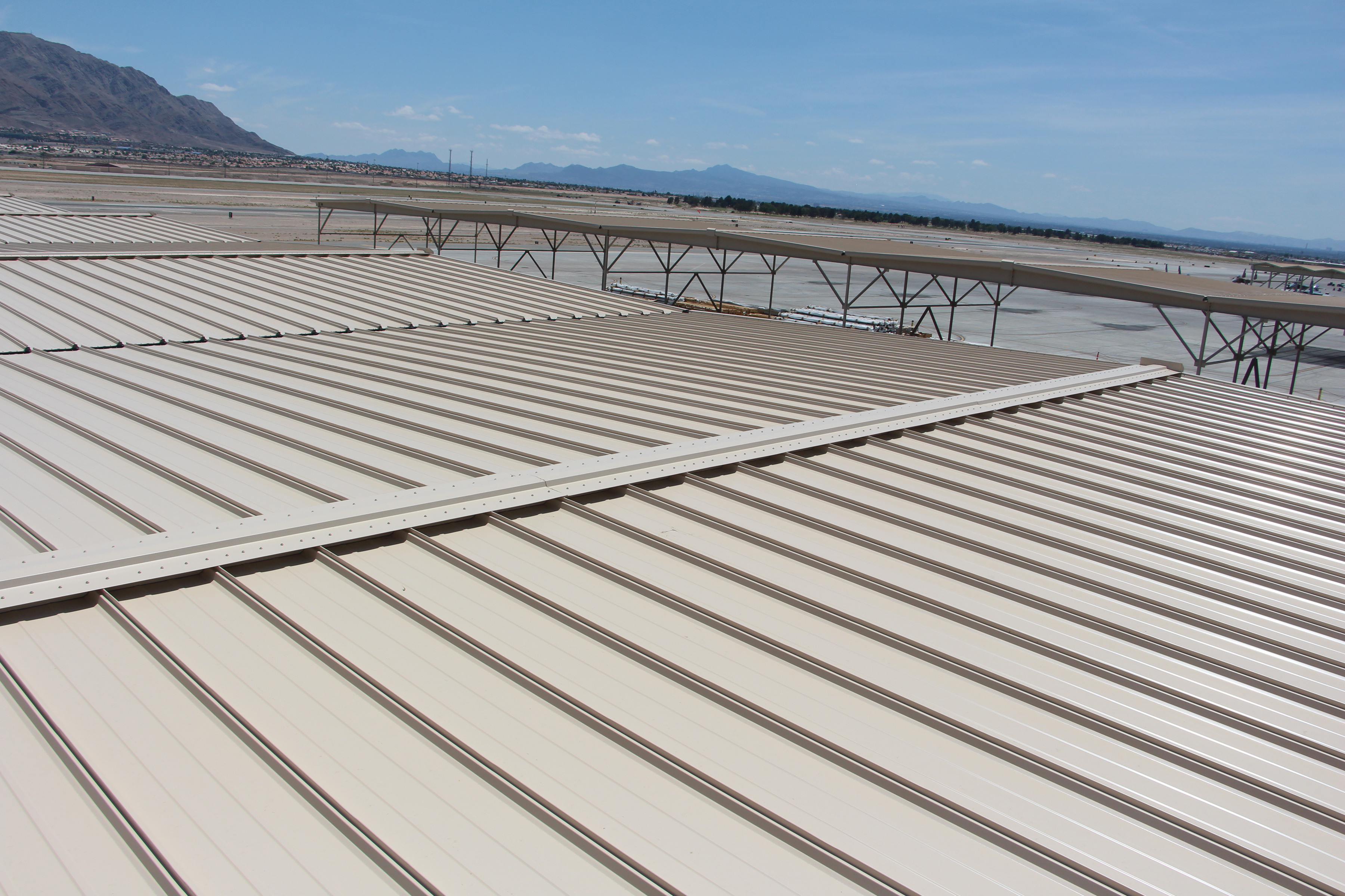 メルクルページ MasterLok-90 and MasterLok-FS Trapezoidal Metal Roof Panels